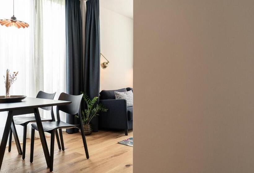 Апартаменты 1 Спальня, Omaela Apartments