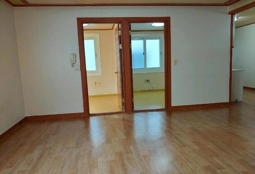 اتاق خانوادگی, Gimhae Guest House