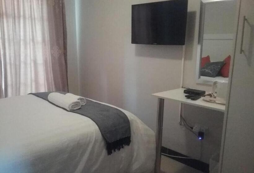 اتاق استاندارد با سرویس بهداشتی مشترک, The Star B&b