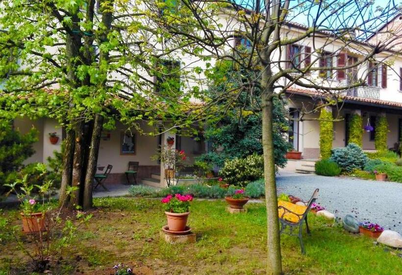 اتاق لوکس سه تخته, San Rocco Di Villa Di Isola D Asti
