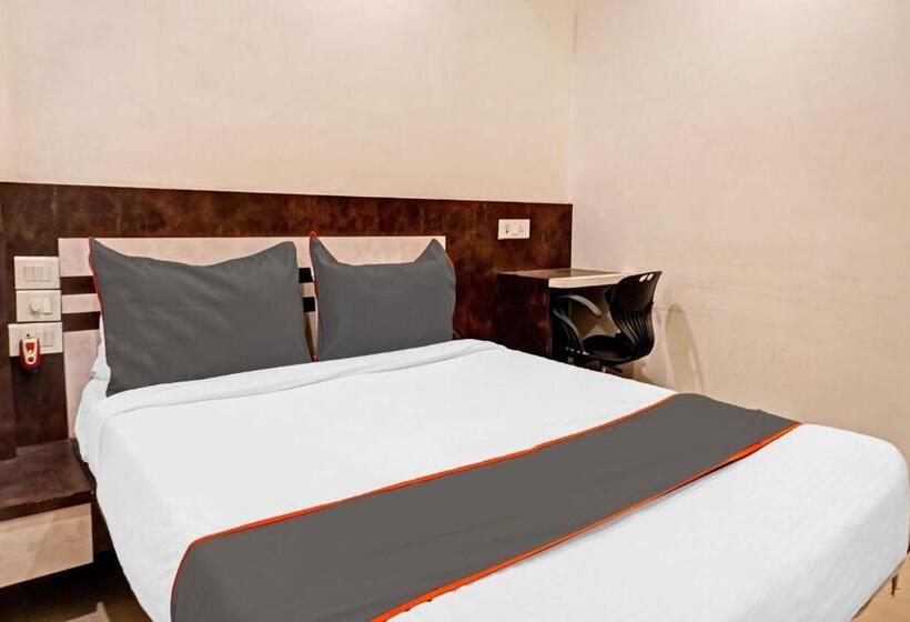 豪华三人间, Collection O Royce Studios Near Pune Airport