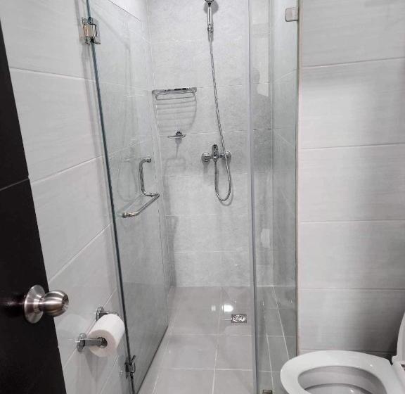 استودیوی استاندارد, 101 Newport Blvd East Wing Condotel Airport T3 Manila