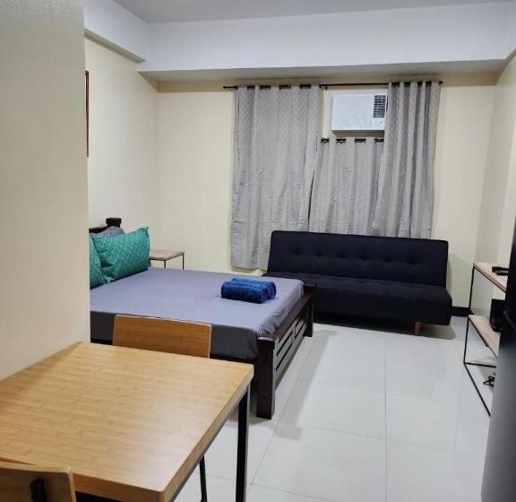 استودیوی استاندارد, 101 Newport Blvd East Wing Condotel Airport T3 Manila