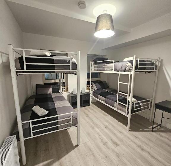 4인용 스탠다드 룸, Room In Dublin 8 / Cosy House