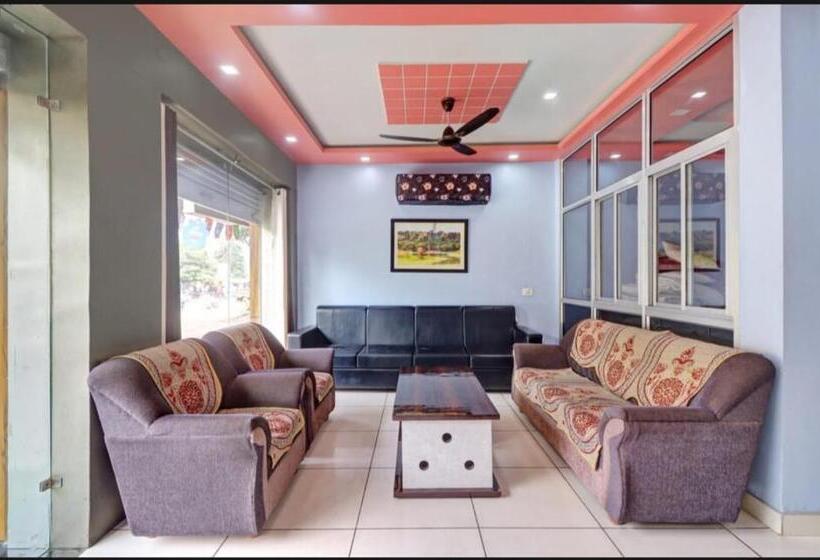 디럭스 룸, Shree Guest House