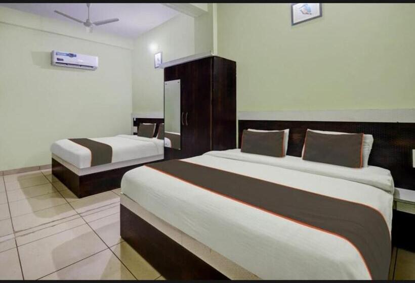 스탠다드 룸 킹사이즈 침대, Shree Guest House