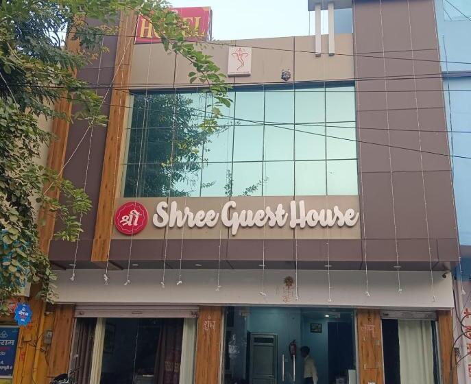 스탠다드 룸 킹사이즈 침대, Shree Guest House