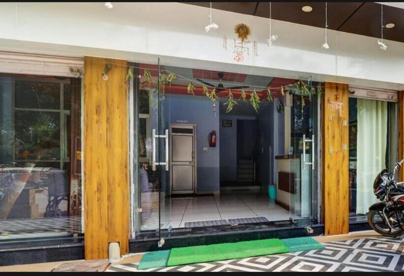 스탠다드 룸 킹사이즈 침대, Shree Guest House