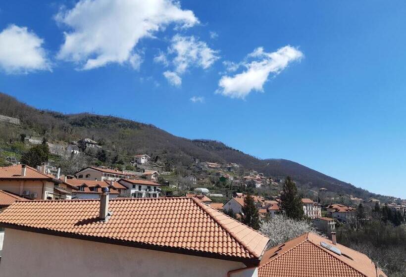 اتاق استاندارد با چشم‌انداز کوهستان, Raggio Di Sole