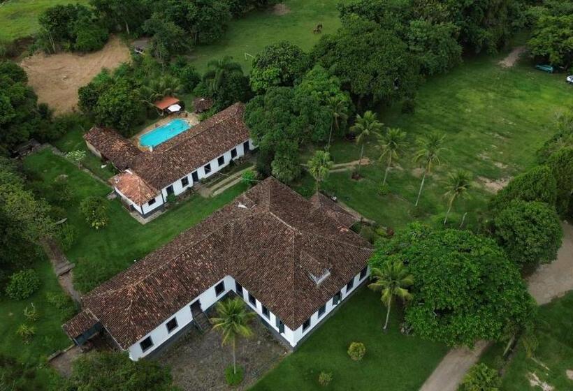 디럭스 룸, Fazenda Dos Coqueiros Bananal Sp