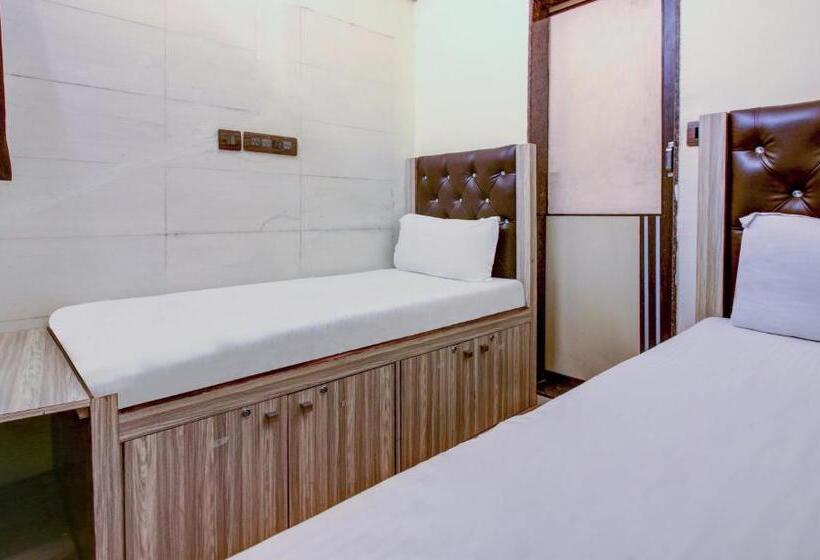 Quarto Basic, Zest Stays   Meadow Inn 1058