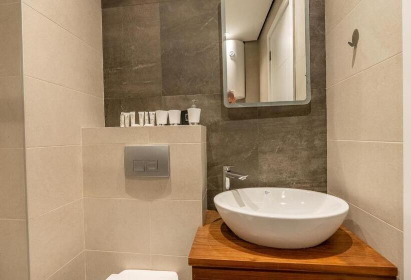 آپارتمان 2 خوابه, Kondina Suites