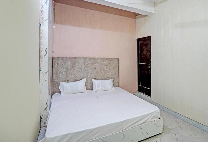 اتاق کلاسیک سه تخته, New Friends Residency