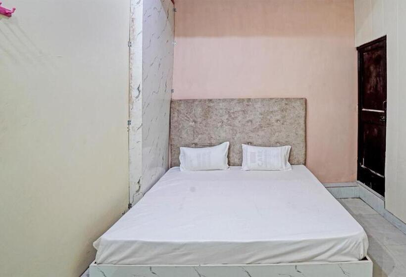اتاق کلاسیک سه تخته, New Friends Residency