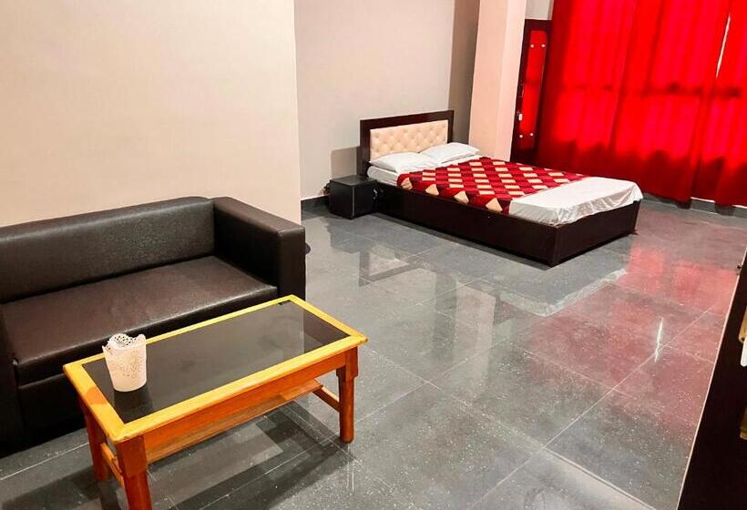 三人经典房间, Oyo Decent Inn