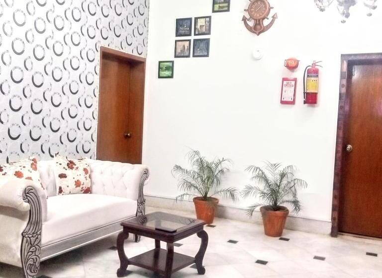 سوییت خانوادگی, Galaxy Ambassador Guest House Islamabad