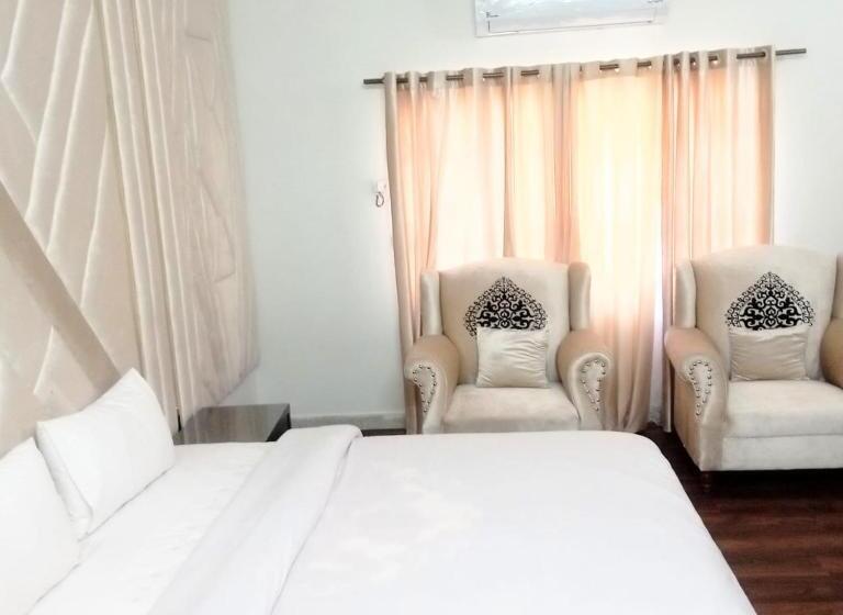 سوییت خانوادگی, Galaxy Ambassador Guest House Islamabad