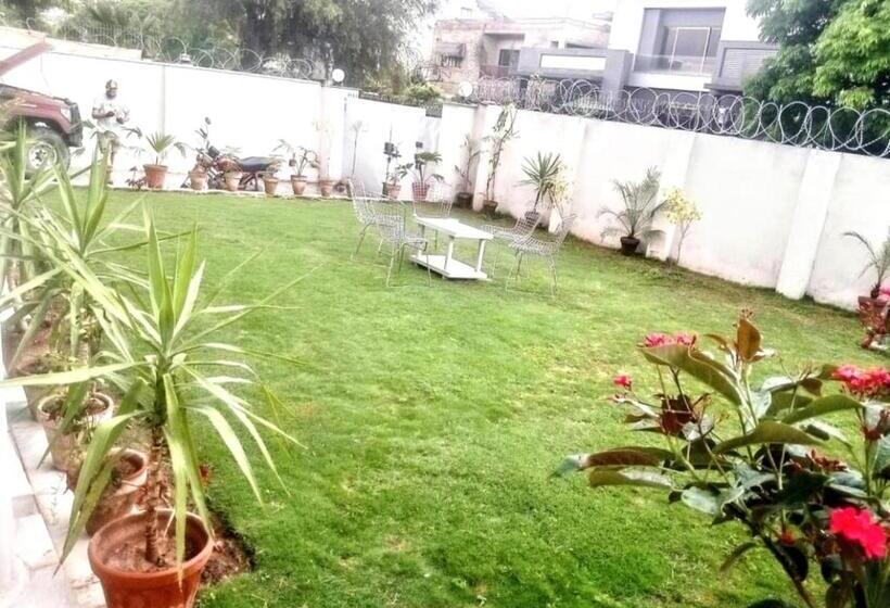 اتاق اکونومی, Galaxy Ambassador Guest House Islamabad