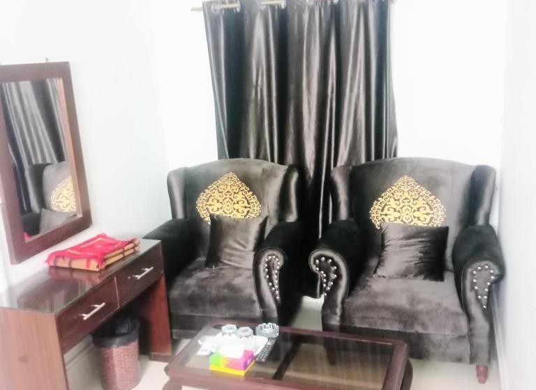 اتاق لوکس, Galaxy Ambassador Guest House Islamabad