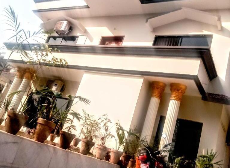اتاق لوکس, Galaxy Ambassador Guest House Islamabad