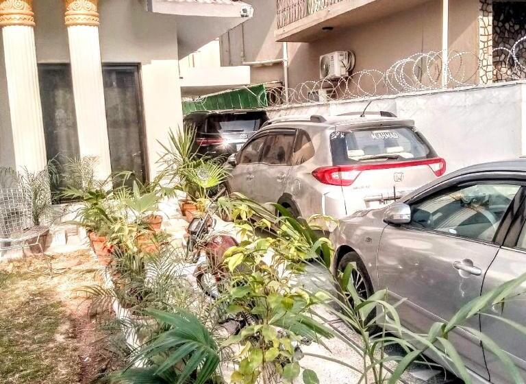 اتاق لوکس, Galaxy Ambassador Guest House Islamabad