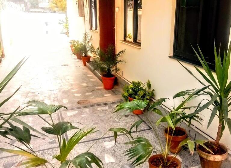 اتاق لوکس, Galaxy Ambassador Guest House Islamabad