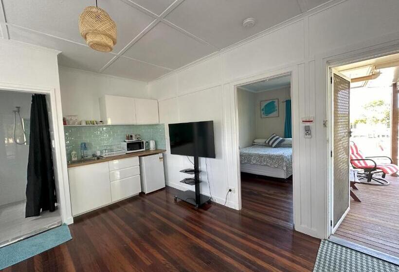 Номер Стандарт с Балконом, Zen Escape Guest House  Hidden Little Gem, Funky Corner, Boutique Granny Flat