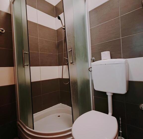 اتاق استاندارد چهار تخته, Rooms And Apartments Matuško