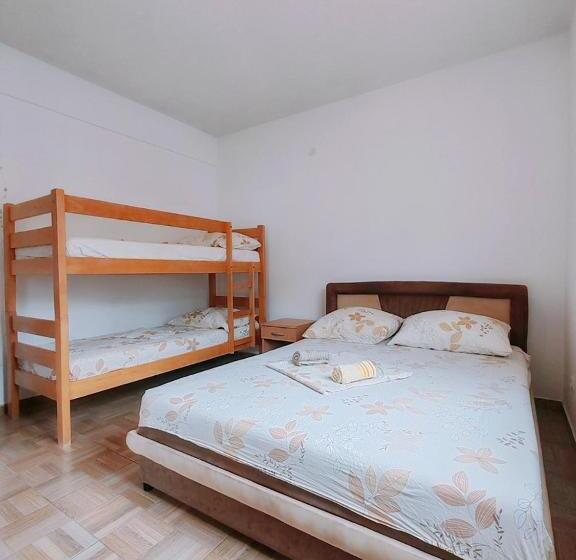 Economy Quadruple Room, Rooms And Apartments Matuško