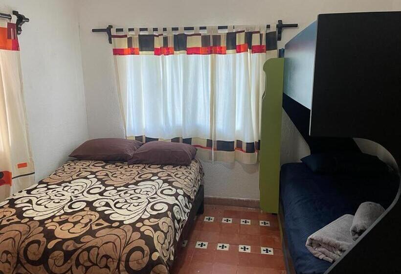 Családi Szoba, Casa Los Aguacates