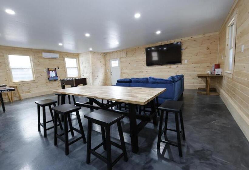 Номер Стандарт Вид на Горы, Matterhorns Hunter Lodge
