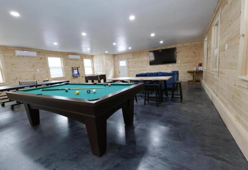 Номер Стандарт, Matterhorns Hunter Lodge