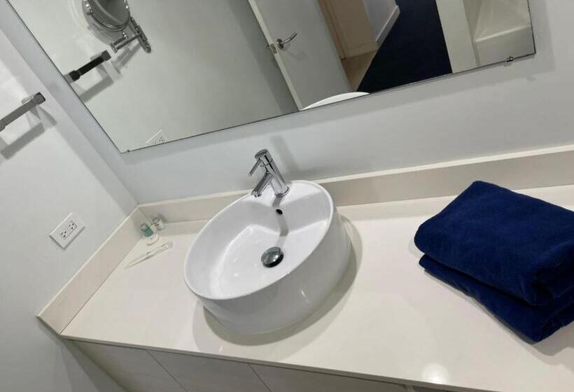 침실 2개 아파트, Iconic View   Family 2br Suite   Hotel   Fiber Internet