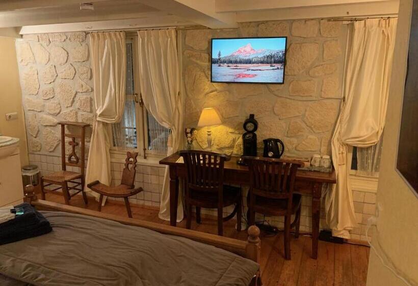 Номер Deluxe, B&b Petit Chateau   Stijlvol Verblijf Voor Werk En Ontspanning