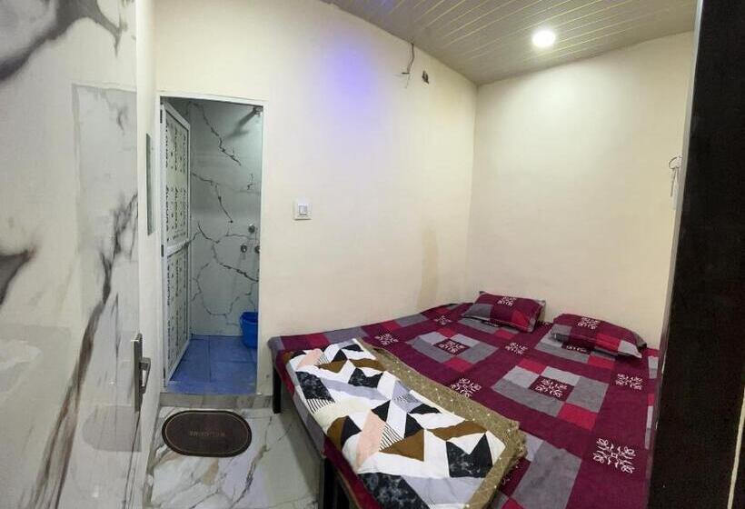 اتاق استاندارد, Winter Hotel At Ujjain