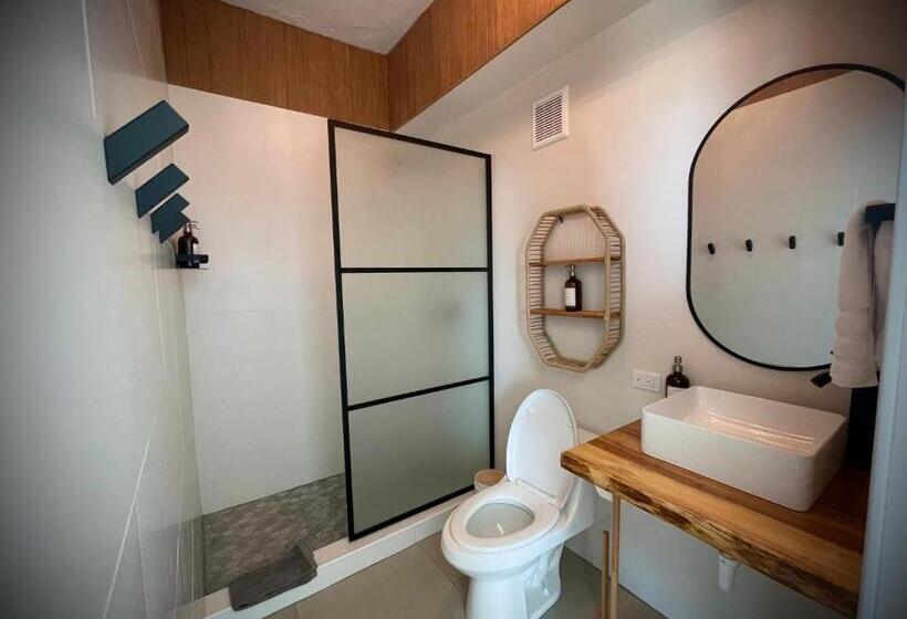 Deluxe Suite King Bed, 1 Corcega Beachfront Suites