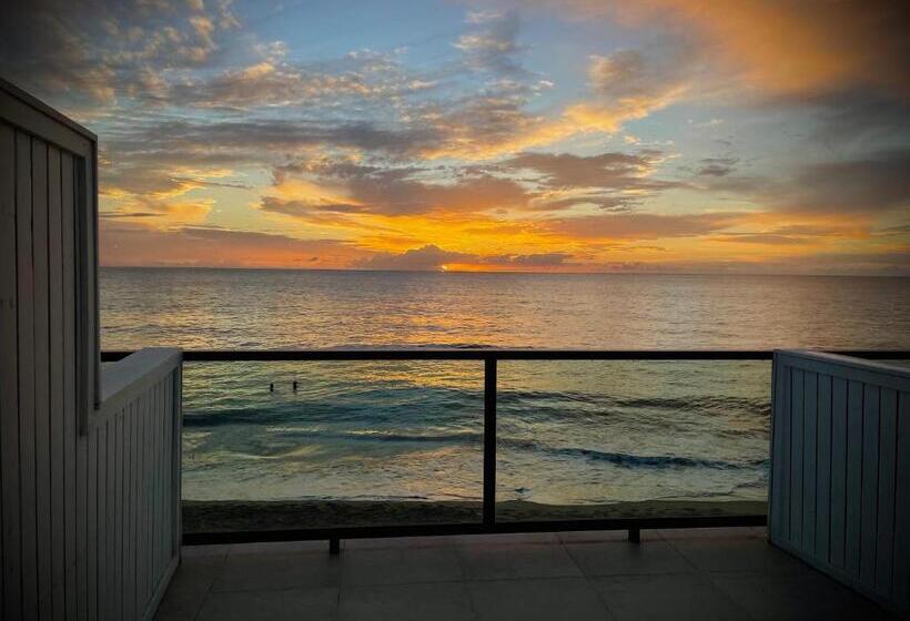 اتاق استاندارد چهارنفره با بالکن, 1 Corcega Beachfront Suites