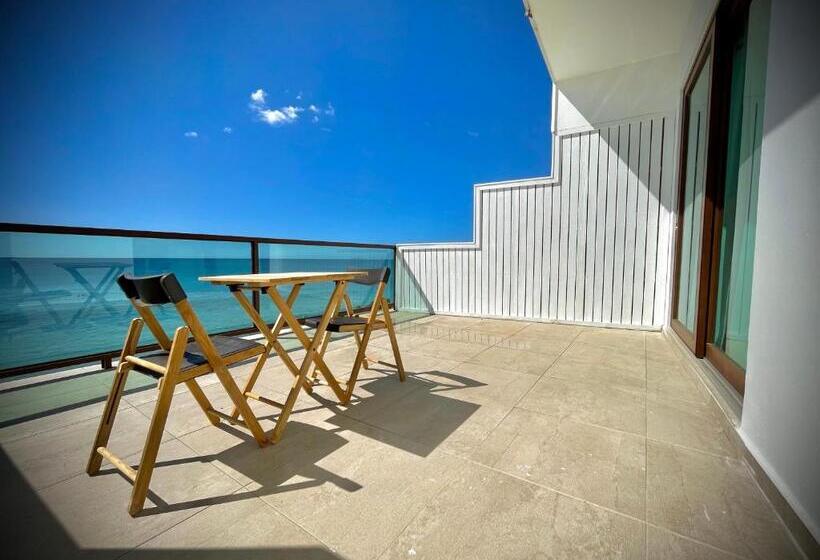 اتاق استاندارد با بالکن, 1 Corcega Beachfront Suites