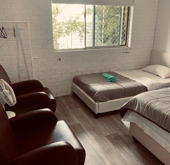 스탠다드 트리픔 룸 공동욕실, Yny Guest House