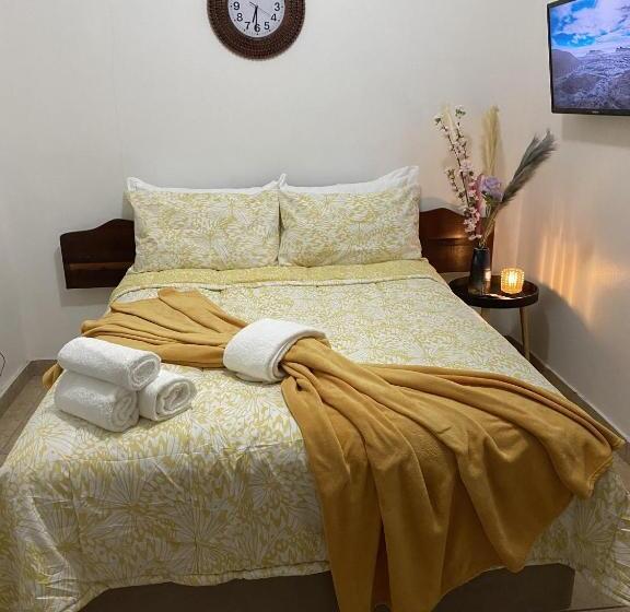 اتاق اکونومی, Nelsguest