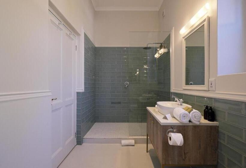 Номер Deluxe, Chapter House Boutique Hotel By The Living Journey Collection