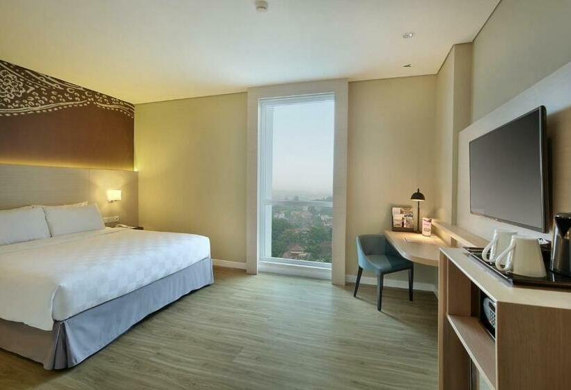디럭스 룸, Swissbelinn Saripetojo Solo