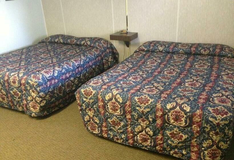 Номер Стандарт 2 Двуспальные Кровати, Jamestown Motel