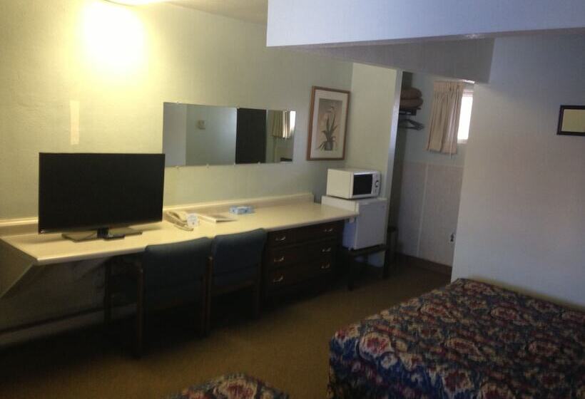 Номер Стандарт 2 Двуспальные Кровати, Jamestown Motel
