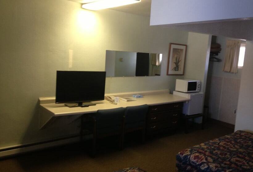 Номер Стандарт 2 Двуспальные Кровати, Jamestown Motel