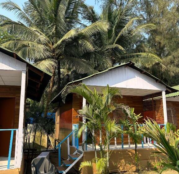 Номер Стандарт Вид на Сад, The Tito S Blue Sky Beach Resort