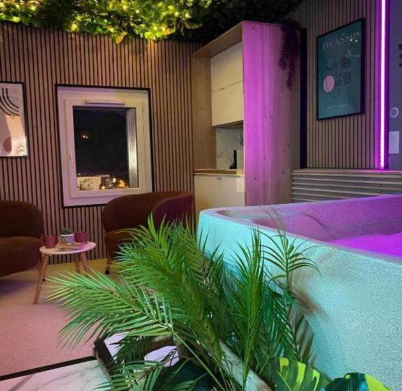 Апартаменты Deluxe 1 Спальня, L Appart Hôtel 23ème Avenue   Spa Privatif   Love Room   Appartements à Thèmes
