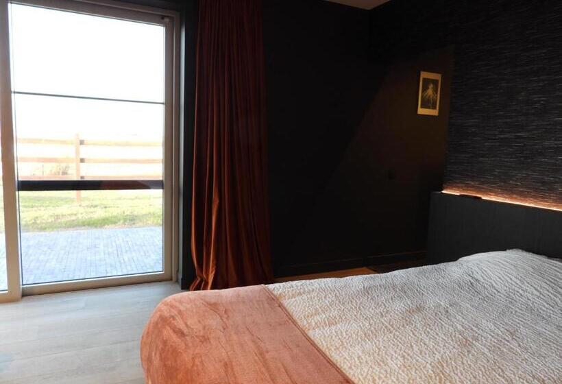 اتاق لوکس با تخت بزرگ, B&b Logie Jolie