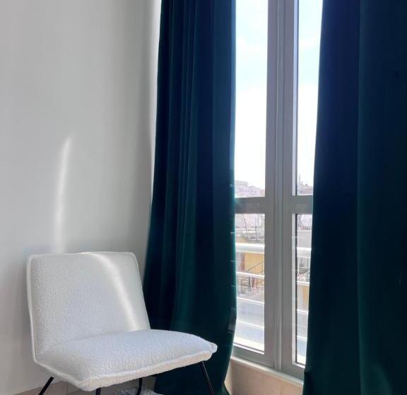اتاق استاندارد, Cactus Apartments