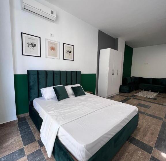 اتاق لوکس چهار تخته, Cactus Apartments